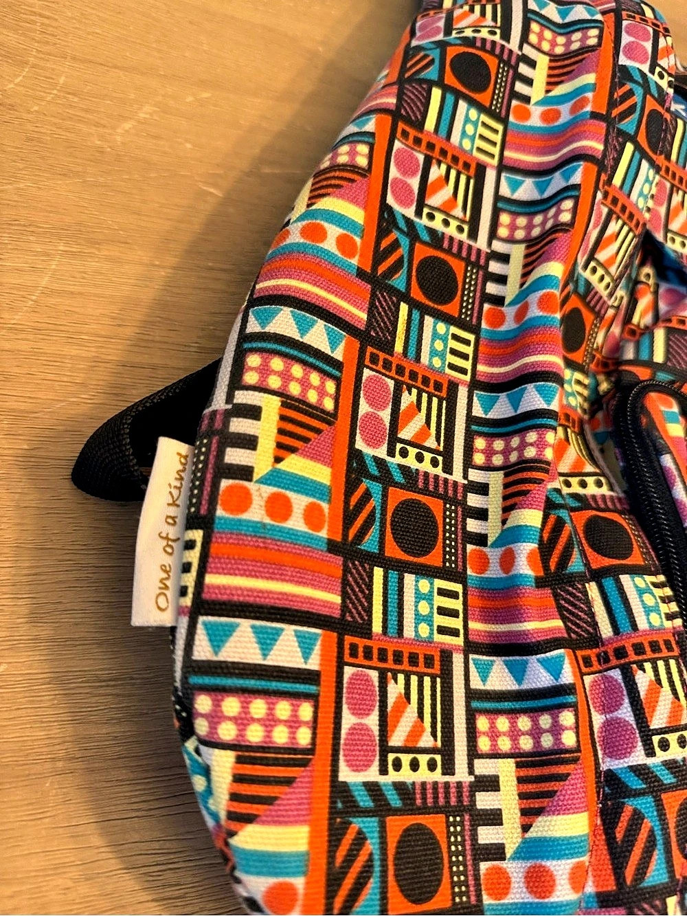 KAVU Rope Sling Bag Colorful Geometric Pattern - Picture 5 of 6